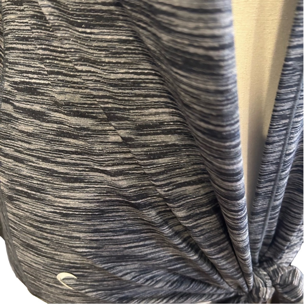 Zyia size small black washed slit back top - Picture 2 of 3